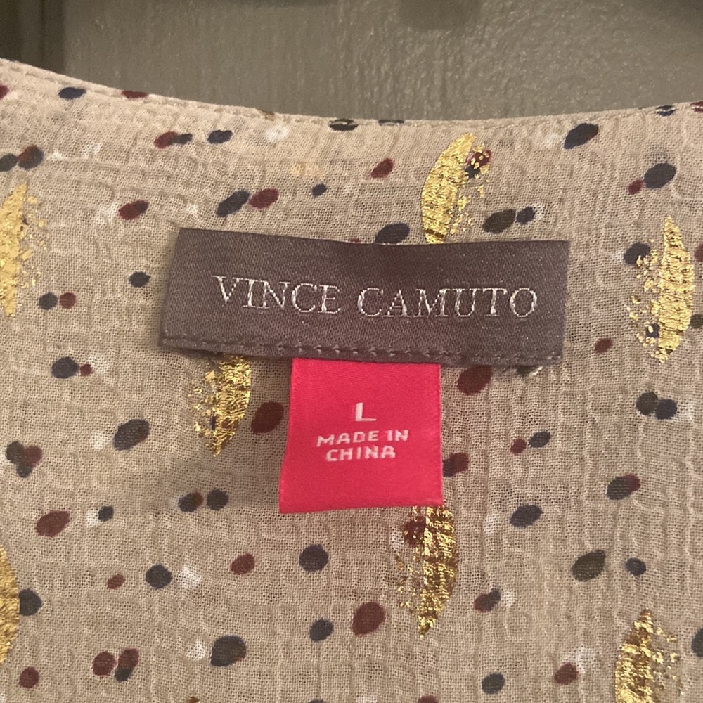 Vince Camuto Gorgeous Vneck Blouse.  NWT.  Size L - Picture 8 of 10